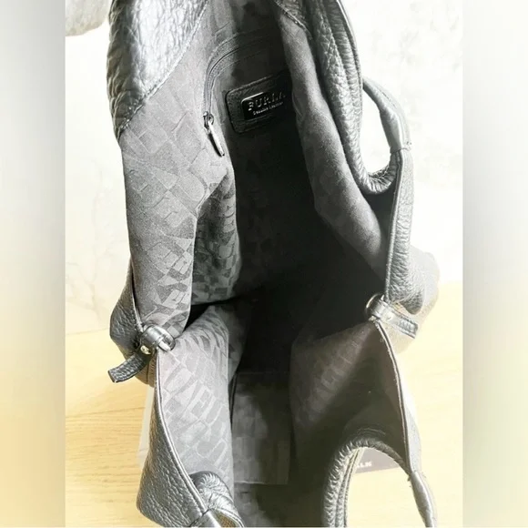 Large Furla Pebbled black leather hobo - Picture 8 of 11